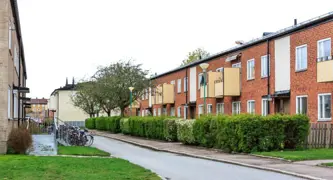 Kvarnängsgatan, Långjärnsgatan, Kvarnkammargatan, Hjulsgatan,  Kvarnbacksgatan, Lurgatan, Gärdets bilgata