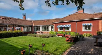 Lundgården, Lundgårdsvägen 2